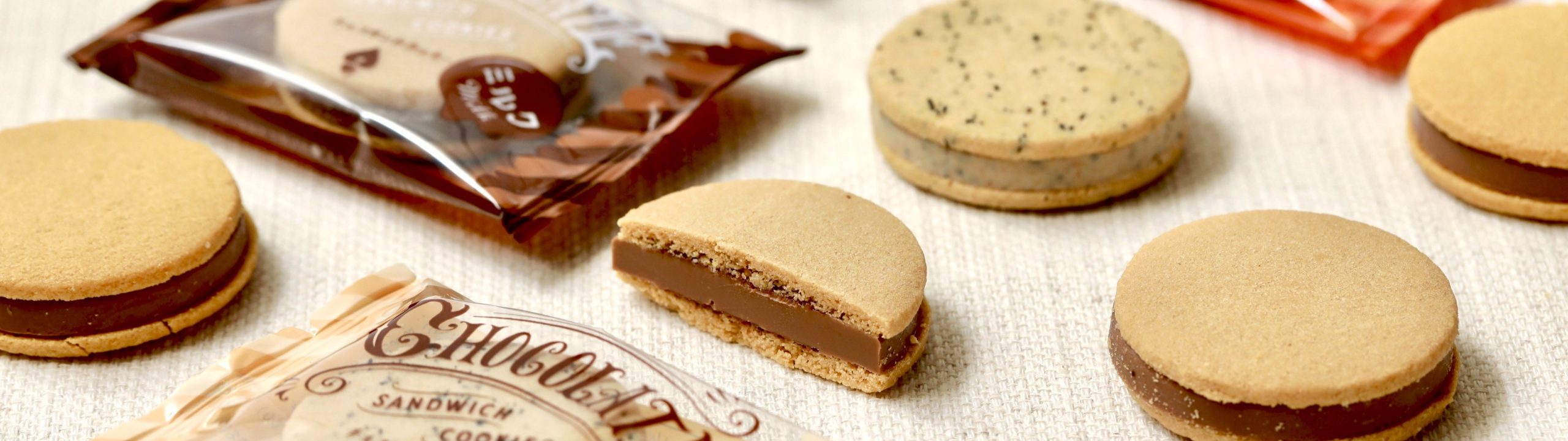 【季節限定🍂⛄】サクッとなめらか「チョコサンドクッキー」のご紹介🍪🍫